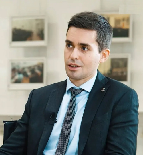 dr. Szász Levente